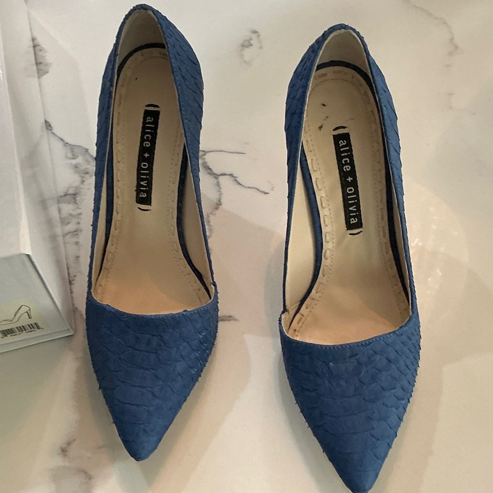 Alice + Olivia Textured Blue Heels